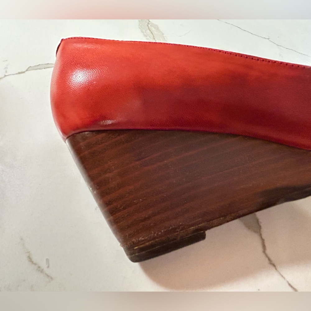 Red leather & wood wedge heels - Picture 7 of 13